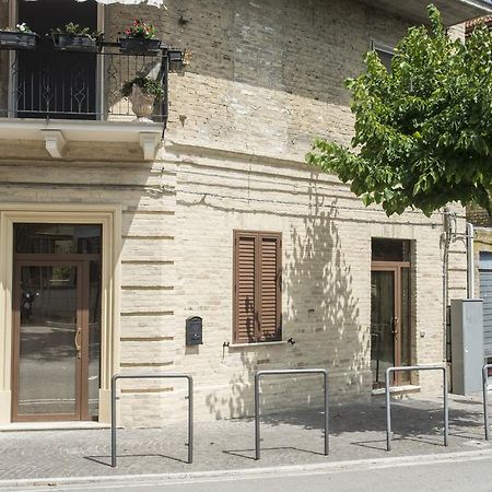 Apartamento La Casa Di Tina Colonnella Habitación foto
