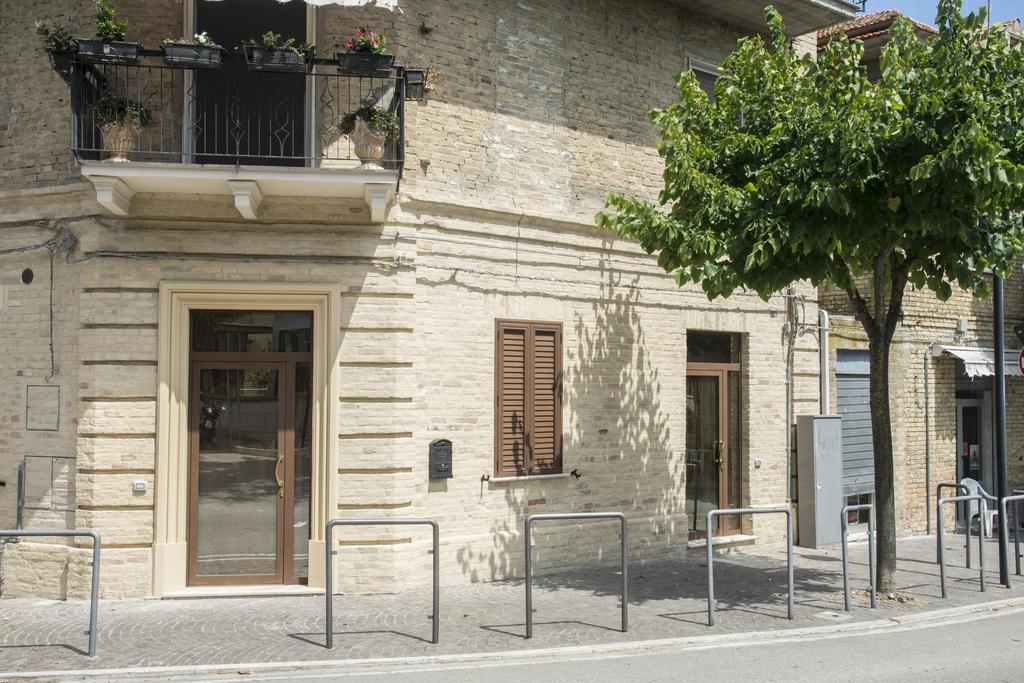 Apartamento La Casa Di Tina Colonnella Habitación foto