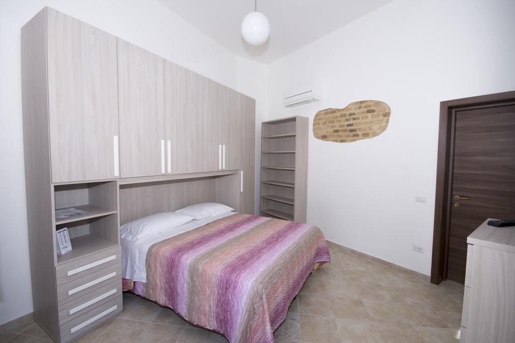 Apartamento La Casa Di Tina Colonnella Habitación foto