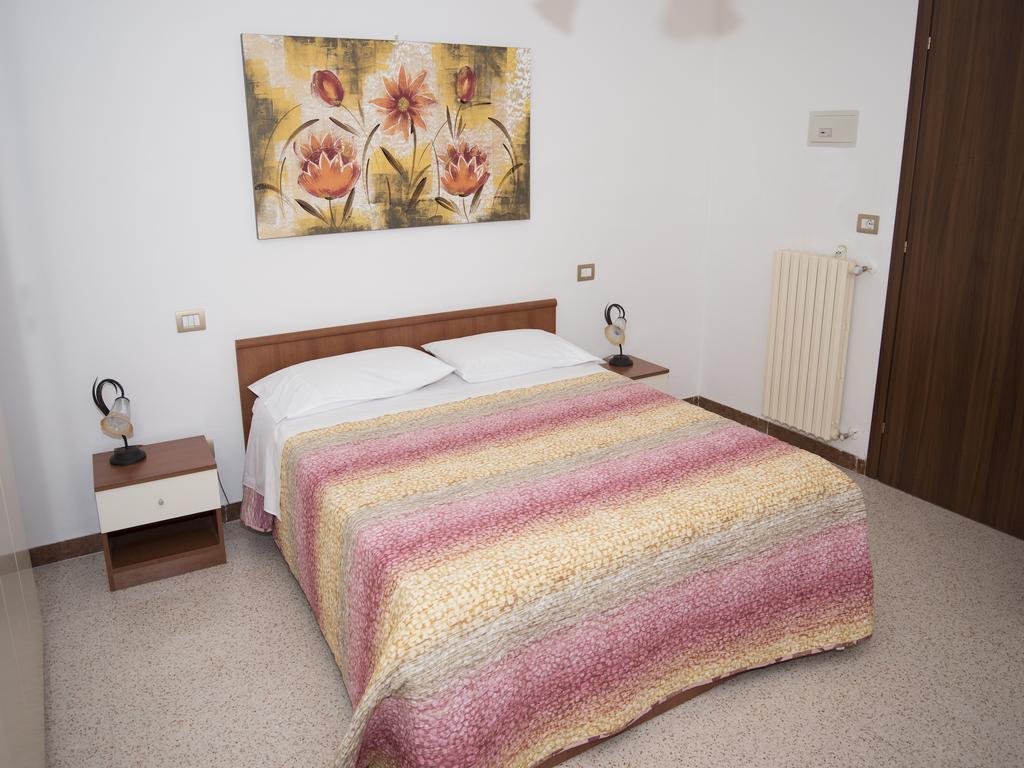 Apartamento La Casa Di Tina Colonnella Habitación foto