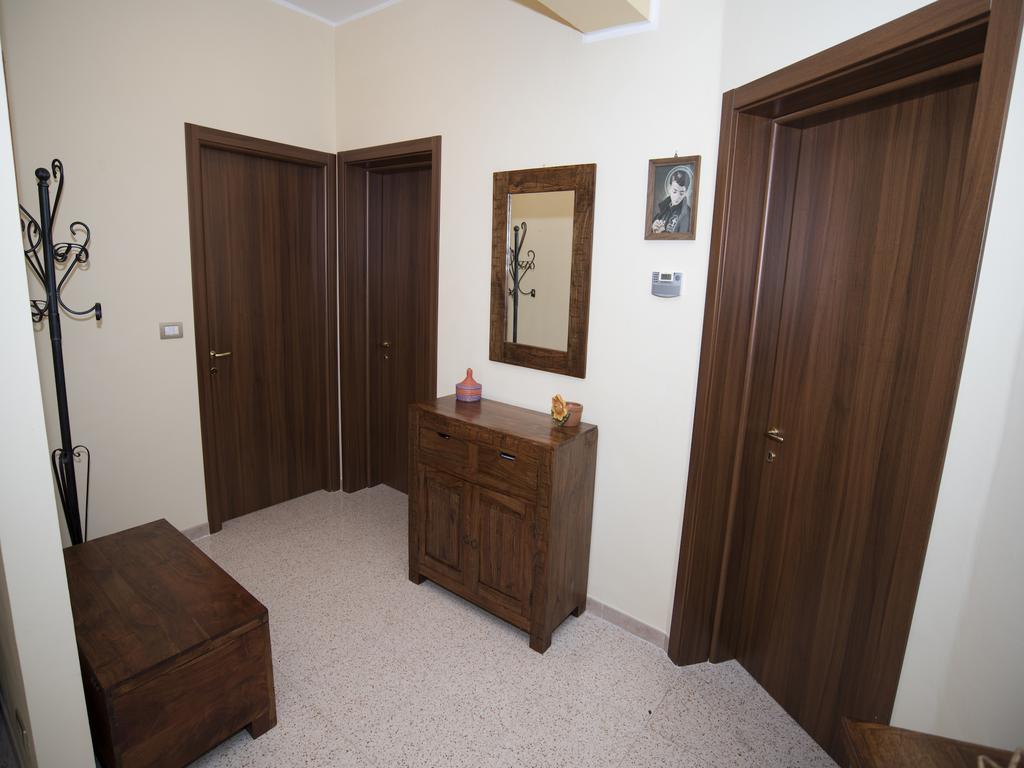 Apartamento La Casa Di Tina Colonnella Habitación foto