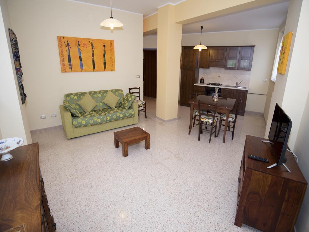 Apartamento La Casa Di Tina Colonnella Habitación foto