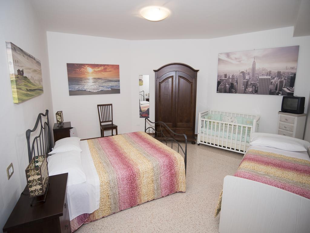 Apartamento La Casa Di Tina Colonnella Habitación foto